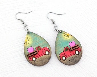 Pendientes del día de San Valentín, pendientes colgantes de San Valentín hechos a mano, joyería única de camión rojo pintada a mano, regalo para ella
