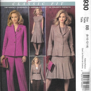 Op de afbeelding: Een naaipatroon voor een klassiek zittend pak met een rok en broek. Het patroon is voor maten 8-10-12-14. Het patroon is van McCall's Palmer Pletsch.