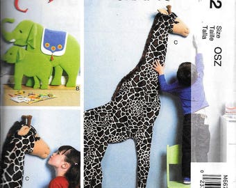 McCall's M6672 Childs Room Wall Decorations Giraffe & Elephant Sewing Pattern UNCUT