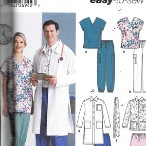Peut inclure: Un patron de couture pour des blouses médicales, comprenant une blouse de laboratoire, un pantalon et un haut à manches courtes. Le patron est de Simplicity et est facile à coudre. Le numéro du patron est 5443.