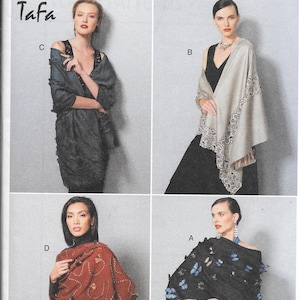 Puede incluir: Patrón Vogue Accessories V9249, talla única, con cuatro estilos diferentes de chales. Los chales se muestran en modelos que llevan diferentes atuendos. El patrón incluye instrucciones para hacer los chales.