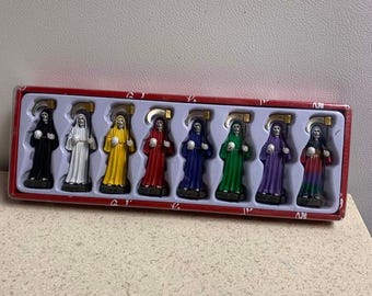 Complete set 3,5" hoge La Santa Muerte-harsmini-desktopstandbeelden - 8 verschillende kleuren in geschenkverpakking - Santisima Muerte, Holy Death