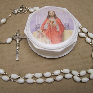 Sacred Heart of Jesus Rosary with Plastic Beads and Presentation Case