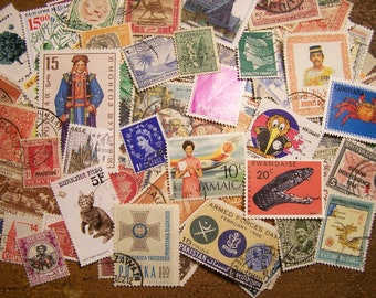 Mélange mondial! Lot de 100 timbres-poste différents dans le monde entier - du vintage au moderne