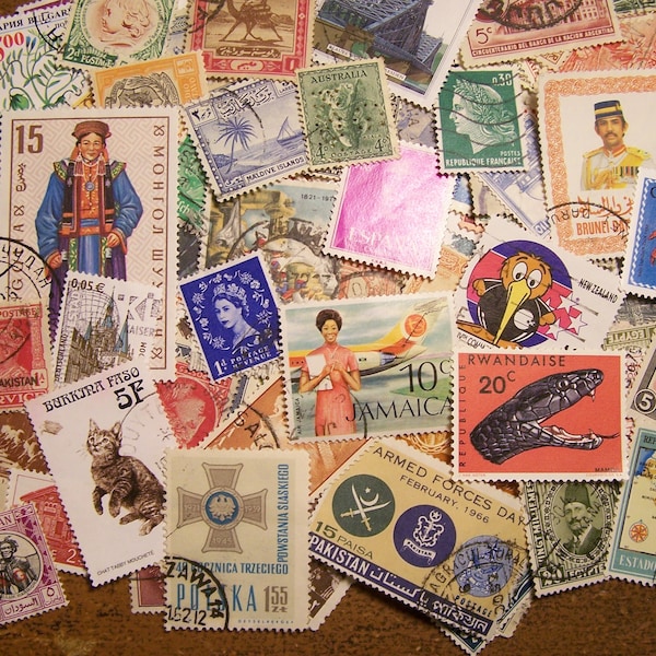 Worldwide Mix! Lot of 100 Different Worldwide Postage Stamps - Vintage to Modern