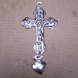 Zinnkreuz mit baumelndem Herz Milagro #1