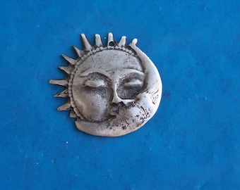 Tin/Silver Kissing Sun and Moon Balance/Harmony Milagro Ex Voto