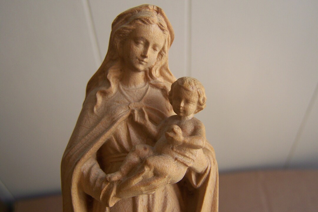 6 Tall Carved Wood Sculpture Madonna and Child, Virgin Mary With Baby ...