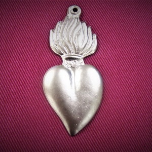 Tin/Silver Sacred Heart with Tall Flames Milagro Ex Voto - Golden Finish