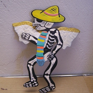Ornement de squelette en métal peint Catrin le jour des morts, ange en sombrero et sarape - Mexique