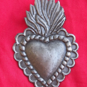 Tin/Silver Sacred Heart with Wavy Flame Milagro Ex Voto