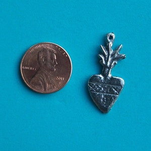 Milagro Lot - Lot de 25 Milagros Type II coeurs en étain flammé