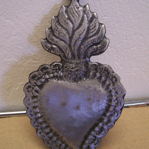 Large Tin/Silver Sacred Heart with Wavy Flames Milagro Ex Voto