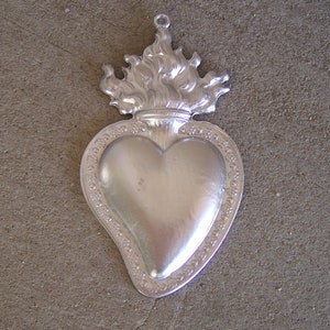 Large Tin/Silver Flamed Sacred Heart Milagro Ex Voto - Bright Silver Finish