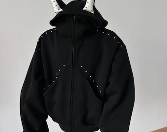 Hoodie met duivelshoorn – gotisch zwart jack met rits en spikes met studs