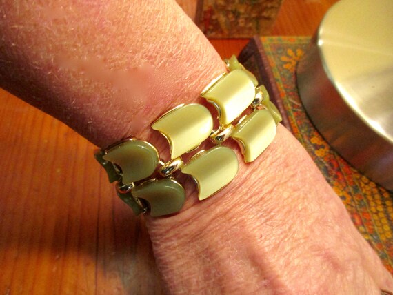 MINT Condition, Rare Signed LISNER Vintage Thermo… - image 1