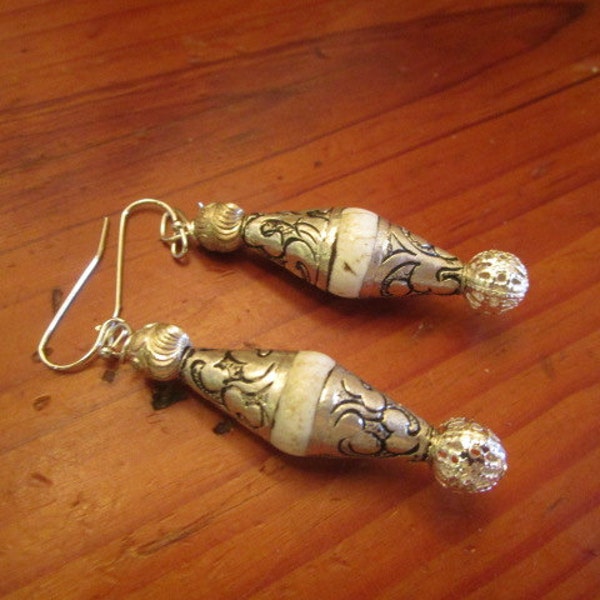 Grand Tibetan Genuine Naga CONCH Shell, Engraved Repousse Sterling Silver FILIGREE Vintage Dangle/Drop PIERCED Earrings From Nepal