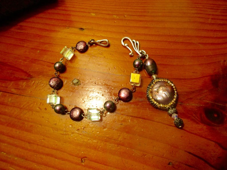 Freshwater Purple Coin /& Black Peacock Round PearlsSterling Clasp Reversible Purple PEACOCK Freshwater BAROQUE PEARL Bracelet wCrystals