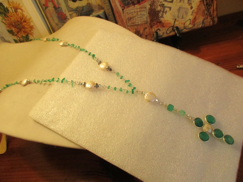 Gorgeous Genuine JADE Chip /& Freshwater PEARL Rosary Chain with Sterling Silver and Green ONYX and Pearl Cross Necklace