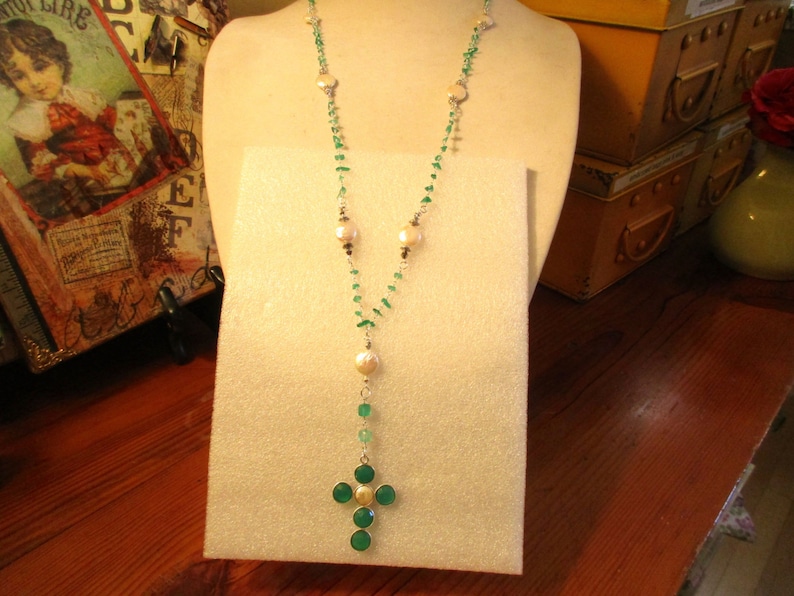 Gorgeous Genuine JADE Chip /& Freshwater PEARL Rosary Chain with Sterling Silver and Green ONYX and Pearl Cross Necklace