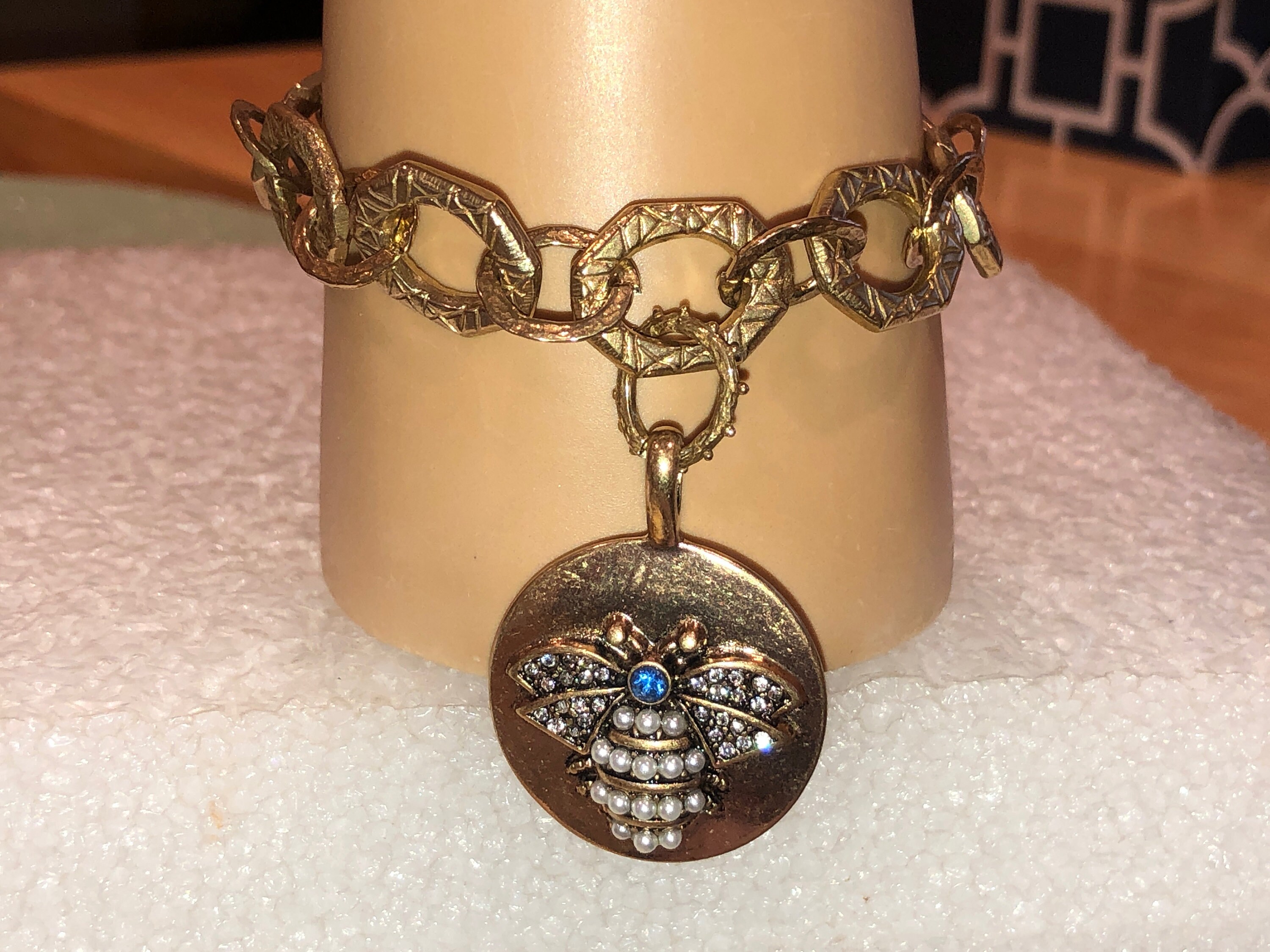 Dazzling Textured & Etched Bronze/gold, 9-LINK Chain Dazzling Textured & Etched Bronze/gold, 9-LINK Chain