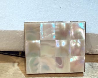 Precioso estuche compacto vintage de KAYCRAFT Co. para mujer, de auténtica nácar y latón, en perfecto estado.