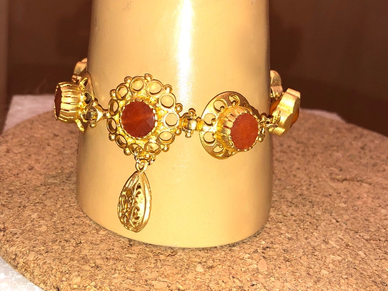 Magnetic Clasp 7 12 Long Turkish Bracelet w3-Stone 24K Gold ORANGE JADE Domed FILIGREE Foci /& 4 Orange Jade Flower Beads Filigree Drop