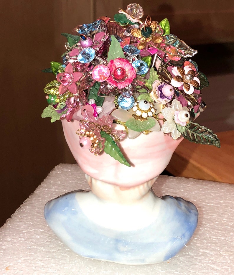 Fiona: Exquisite Vtg 5 12 Tall Mint! wflowers Rare Hand Painted Bisque Porcelain 1950/'s LADY HEAD VASE w35 Handmade FlowersLeaves