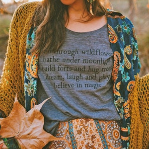 Camiseta holgada Inner Child, Skyline Fever, camiseta estampada a mano