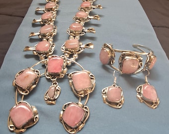 Conjunto de joyas con collar de flor de calabaza de plata de cuarzo rosa gigante con collar, aretes y pulseras
