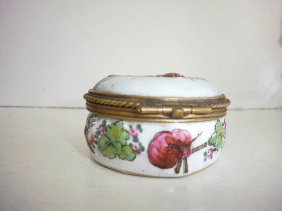 Vintage Hand Painted Small Italian Ceramic Floral Capodimonte Style Trinket Basket