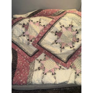 Pink Floral Star Patchwork Quilt and Pillow Sham Set Cottage Core King Bedding
