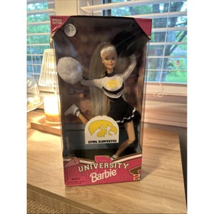 NEW Vintage 1996 University Barbie Special Edition IOWA HAWKEYES Cheerleader