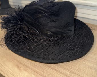 Sombrero Fedora de fieltro Sylvia NY St Louis vintage, negro, con plumas y lana, fabricado en EE. UU.