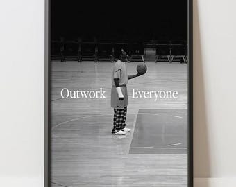 Póster "Kobe Bryant Outwork Everyone" - Arte mural motivacional de baloncesto en blanco y negro (descarga digital)