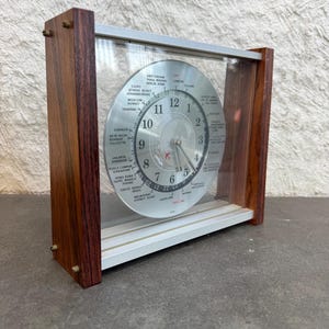 Verichron Quartz World Time Zone Mantel Clock Mid Century Modern