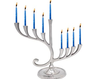 Menorá de Janucá de aluminio plateado hecha a mano - Elegante candelabro, menorá de Janucá, menorá