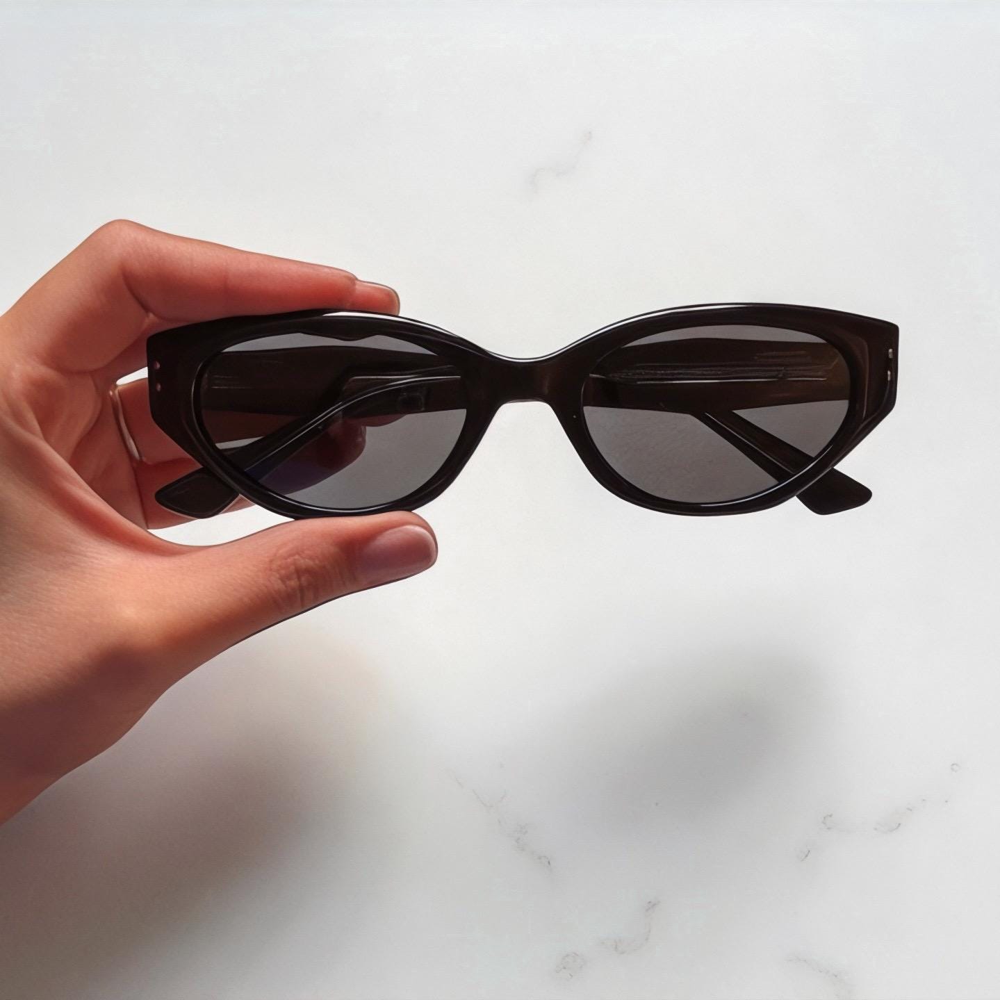 KATA Classic Black Women\'s Cat-Eye Sunglasses - Polarized UV Protection Amazon.com: GFUIARA Vintage Cat Eye Sunglasses for Women  main image 4