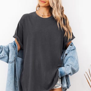 Camicia Comfort Colors 1717 Pepper - Mockup di Comfort Colors - Mockup 1717 - Mockup di camicia - Mockup di camicia Pepper - Mockup di studio - Mockup di Pepper