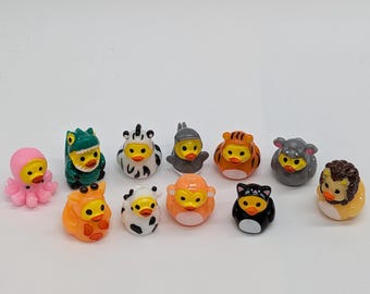 Mini costume d'animal de canard, 11 pièces - breloques en résine pour croisières, collections de canards, jardins de fées, canards, cadeaux et plus encore !