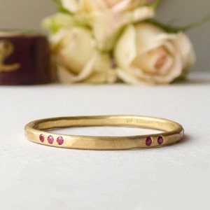 Women's Ethical Wedding Ring 18ct Fairtrade Gold Ruby Wedding Band image 2