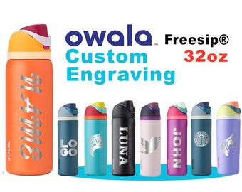 Botellas de agua aisladas Owala FreeSip de 32 oz / Botella de acero inoxidable personalizada con pajita / Botella personalizada grabada con láser para la escuela.