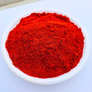 Organic Red Chili Powder: Spicy, Sun-Dried Flavor