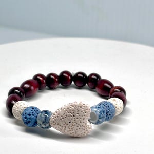 Handgemaakte Kandi-armband: plastic, hout en lavakralen - Festival Rave Jewelry