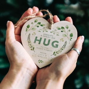 Personalised 'Sending A Hug' Wooden Heart Gift Ideal Gift for Friends or Family Long Distance, Thinking of You, Miss you image 1