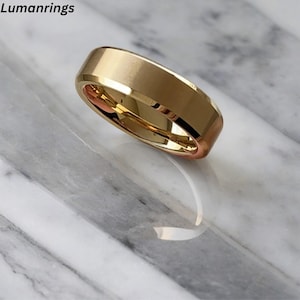 Gold Wolframcarbid Ring: Matt Beveled Ehering, 6 mm/8 mm