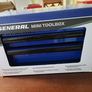 Blaue Mini-Werkzeugkiste