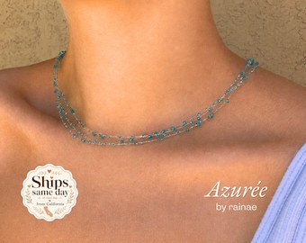 Collar de resina transparente con forma de gota de agua y destellos azules – Gargantilla delicada
