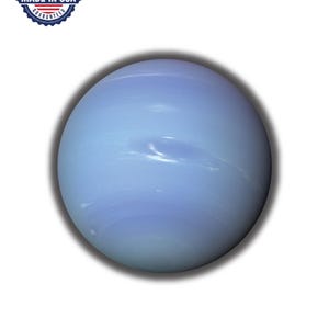 Puede incluir: Ilustraci&oacute;n de un planeta azul claro con una sombra oscura, que se asemeja a Neptuno. La imagen incluye un sello "Made in USA" y el texto "4Mil Bubble-Free Vinyl for easy application."