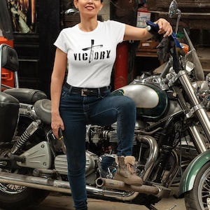 vicTory T-Shirt